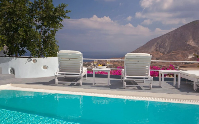Spacious 3-bed Villa With Private Pool in Pyrgos