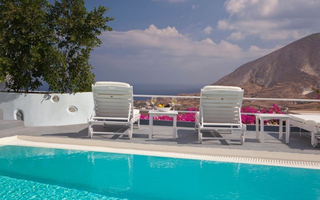 Spacious 3-bed Villa With Private Pool in Pyrgos
