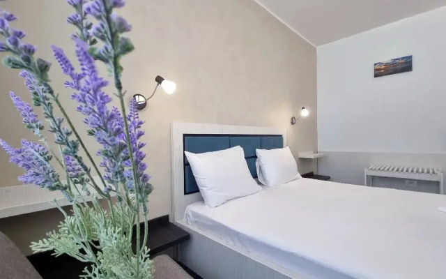Hotel Holiday Blue
