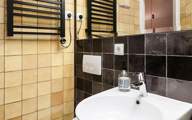 Gallery Art Apartment