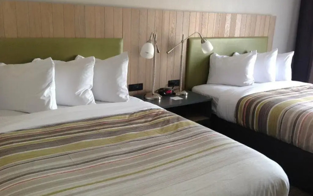Country Inn & Suites by Radisson, Jackson, TN