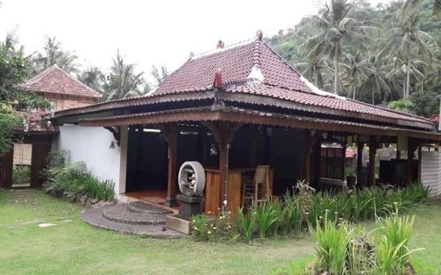 Gypsea Yoga Eco Retreat