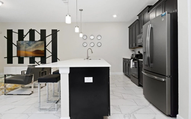 Four Bedrooms w/ Pool TownHome 4841