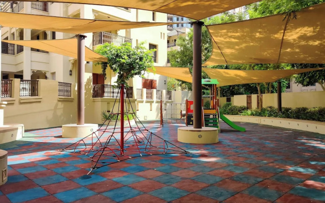 Maison Privee - Stylish & Spacious Apartment in Downtown Dubai