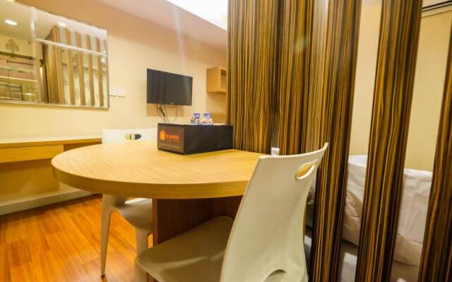 Comfy Studio Apartment at Tamansari The Hive By Travelio