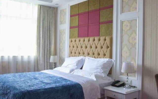 Wuhan Rome Holiday Hotel