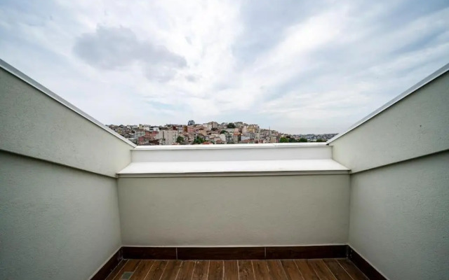 Superior, classy residence,7/24 Security,2 bedroom ( Benesta 205 )