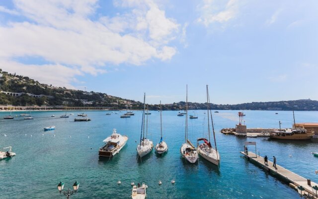 On Villefranche Bay AP3040