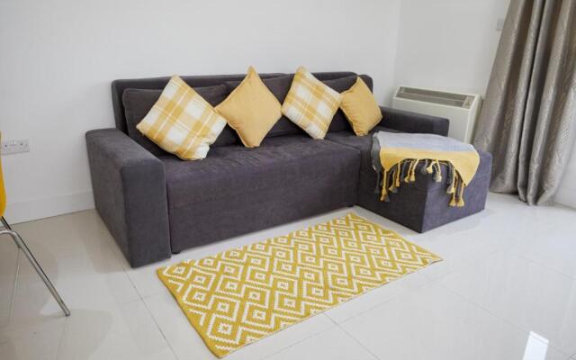 Spire View - 1 Bedroom, sleeps 4, parking Wifi