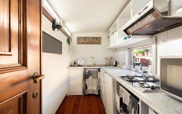 Trastevere Romantic Terraced Apartment