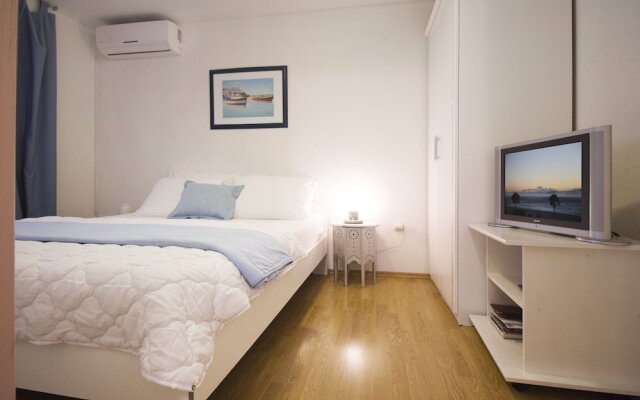 Apartmani Leo Marin
