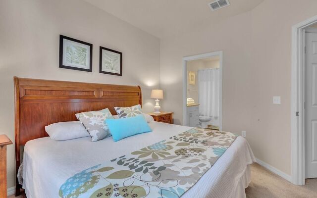 Lucaya Village 3040 #21-101