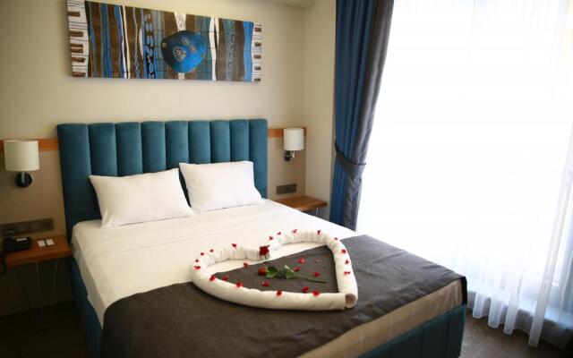 Mithras Hotel & Cafe