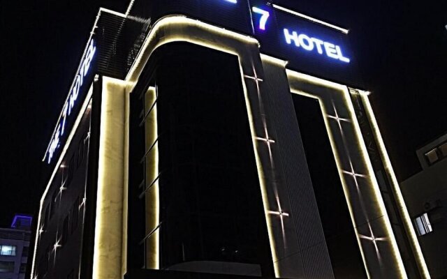 The 7 Hotel