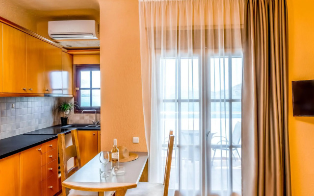 Elounda Alikes Suites & Studios