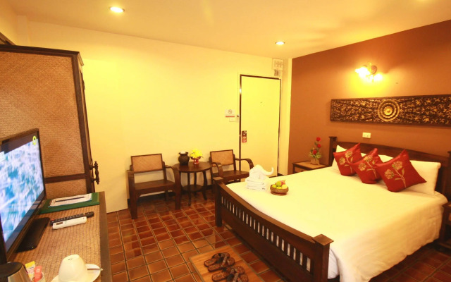 CM Night Bazaar Boutique Hotel