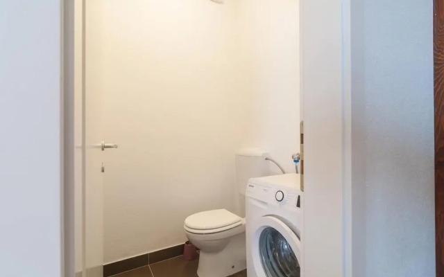 Beautiful Apartment in Sutivan With Wifi and 3 Bedrooms