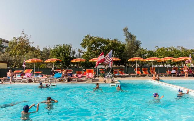 Residence Villaggio Pineta***