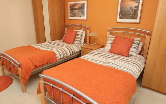 Orchard Lodge