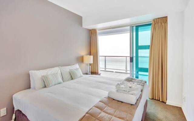 QV Stunning Waterfront Apartment - 378