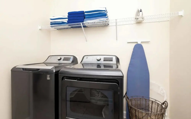 Storeybook Escape Sleeps 11!