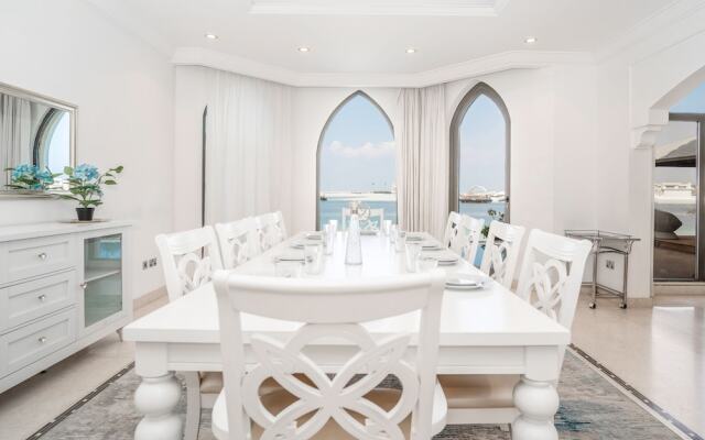 5BR Beach & pool villa in Palm
