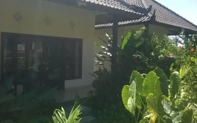 Dillons Bungalows and Restaurant