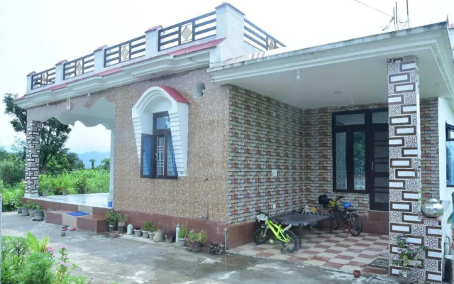 OYO HOME 92078 Pinky Homestay