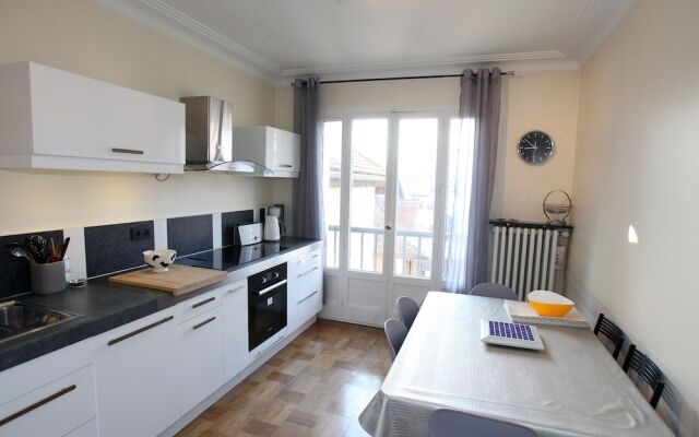 1 bedroom with elevator in downtown Annecy