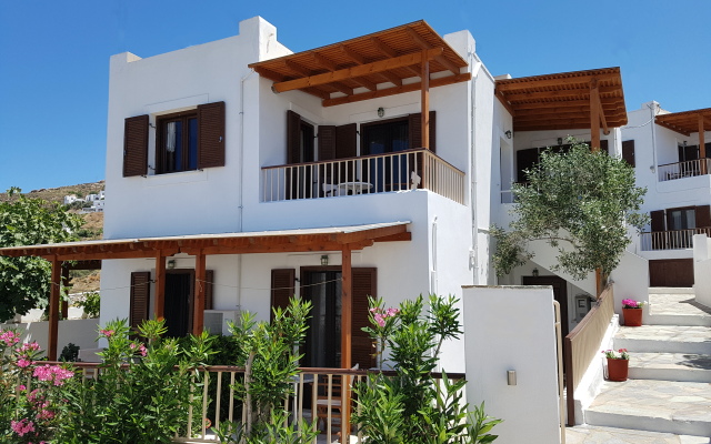 Petros Studios & Suites