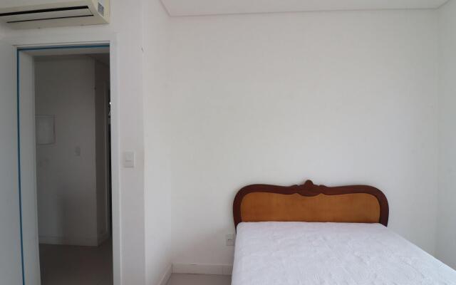 Maravilhosa e ampla cobertura a 200m do mar - OH01H