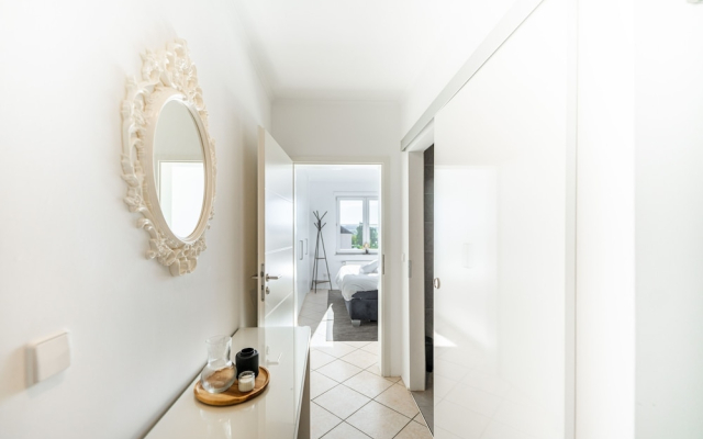 Beautiful Penthouse w Balc Prkg & BBQ