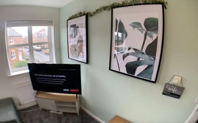 The coach house views netflix sleeps 5