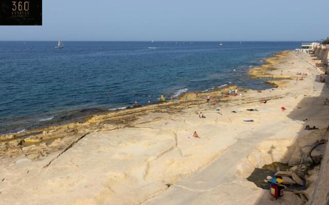 Unique Seafront 3BR, Sliema beach - AC & WiFi by 360 Estates