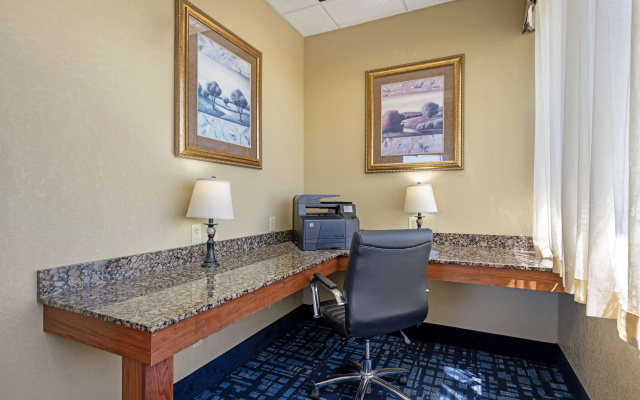 Best Western Plus Mid Nebraska Inn & Suites