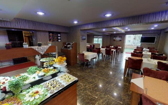 Green Prusa Hotel