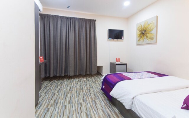 OYO 309 Fast Hotel Idaman