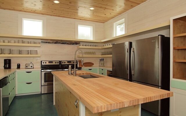 Beach Club Clubhouse 1