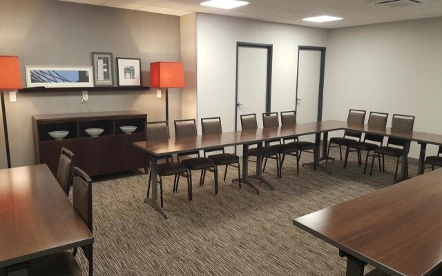 Country Inn & Suites by Radisson, Savannah Midtown, GA