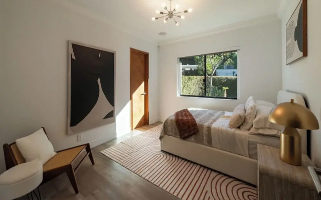 Valea Estate - Secluded Beverly Hills Retreat 1-acre Oasis