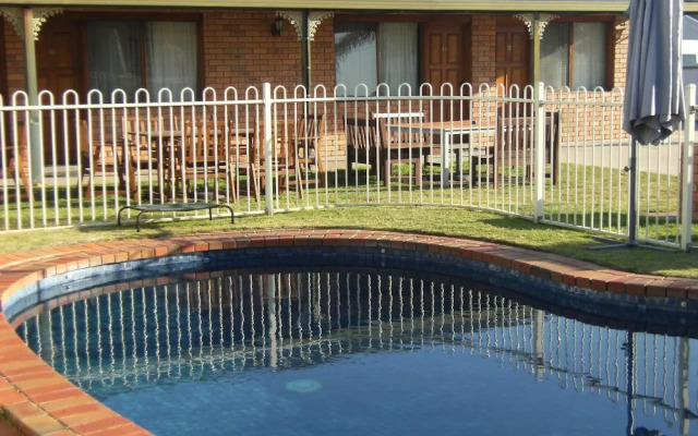 Regency Court Motel