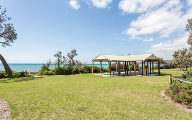 DROMANA Walk to Beach & Shops. Table Tennis + Netflix