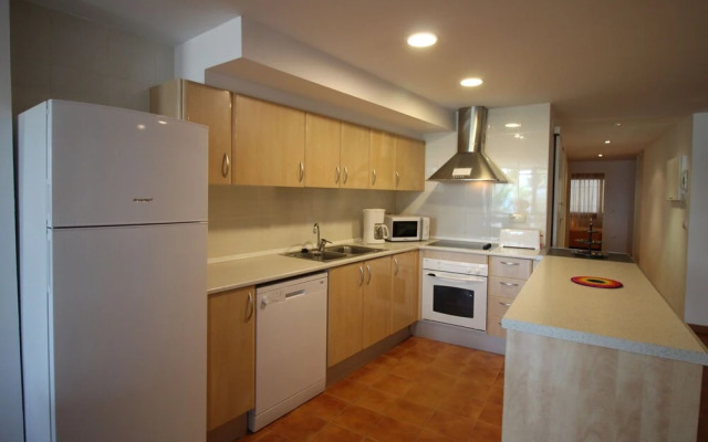 Modern Apartment With Wifi and sea Views