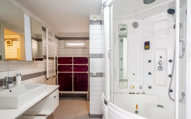 Fascinating Flat Near City s Mall With Terrace