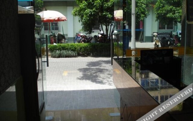 Xin Tu  Hostel