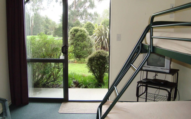 Lake Brunner Country Motel & Holiday Park