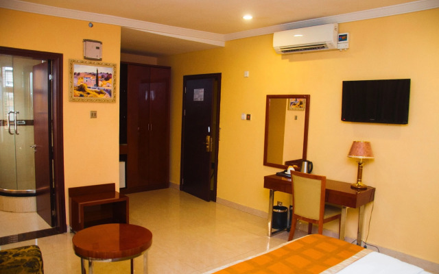 D'Palms Airport Hotel