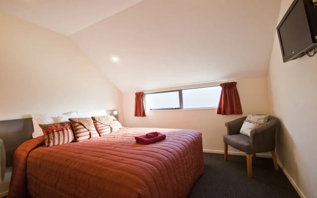 298 Westside Motor Lodge