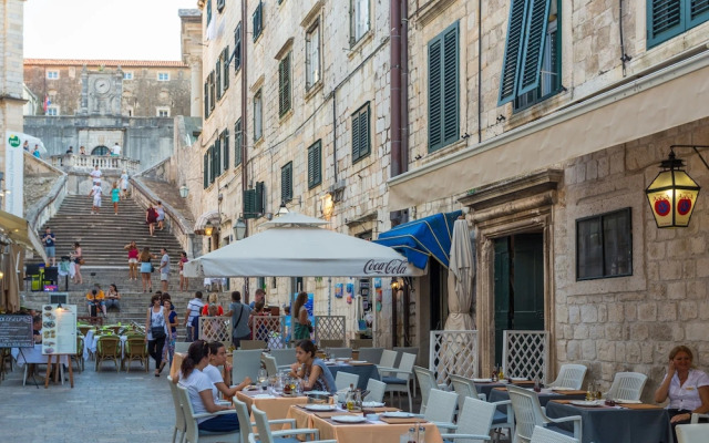 La Piazza Apartment