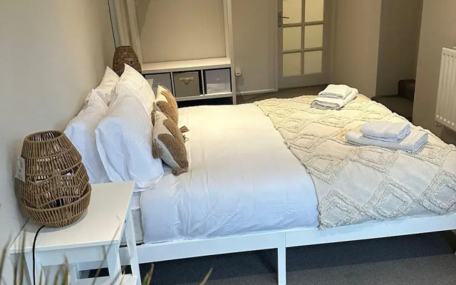 Luxury Family Home Central Bournemouth Sleeps 6
